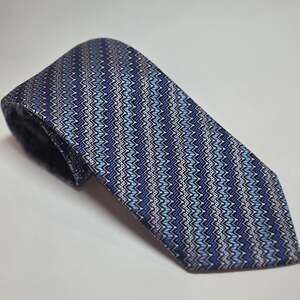 Missoni Mens Navy/Blue Zigzag Chevron Pattern 100% Silk Tie 3.35x60